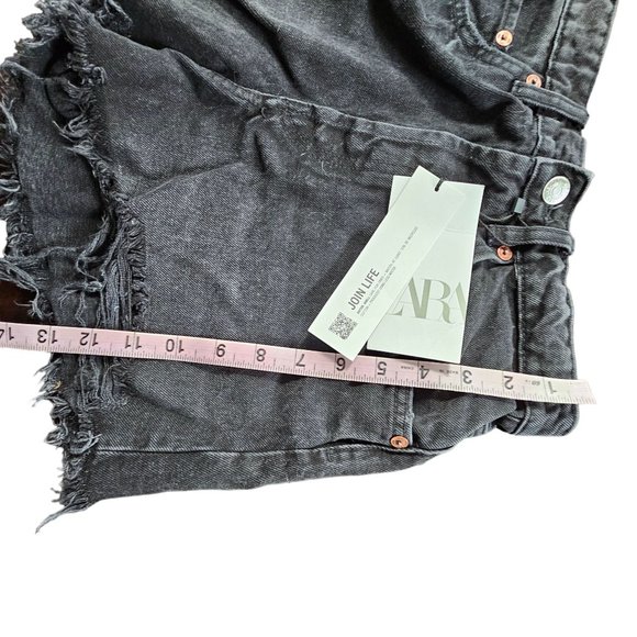 NWT ZARA Black Cut off Mom Jean Shorts size 4 or 36 - Picture 6 of 10